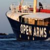 Open Arms con 311 profughi a bordo approda in Spagna