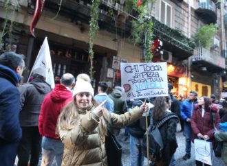 Sorbillo, flashmob dopo la bomba