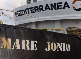 Le persone a bordo della Mare Jonio