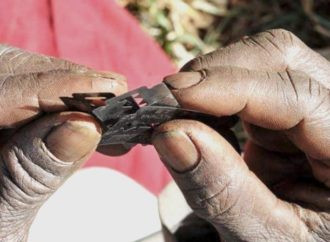 Kenya, una valigia blu contro le mutilazioni genitali