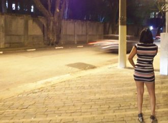 Facevano prostituire 13enne, 6 arrestati