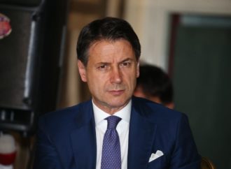 Covid, Conte ha firmato nuovo Dpcm