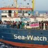 Sea Watch approda a Lampedusa
