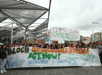 Napoli, Fridays in piazza