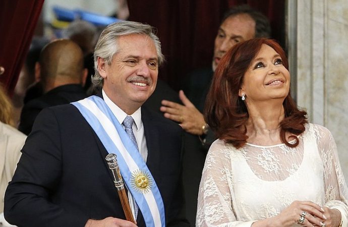 Argentina, scatta tassa solidarietà