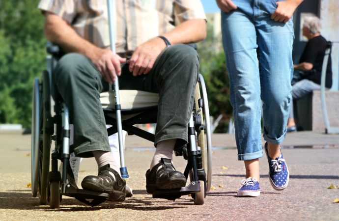 L’Italia spende poco per anziani e disabili