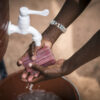818 milioni di bambini non possono lavarsi le mani
