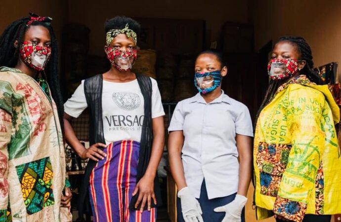 Dall’Uganda le mascherine per non udenti