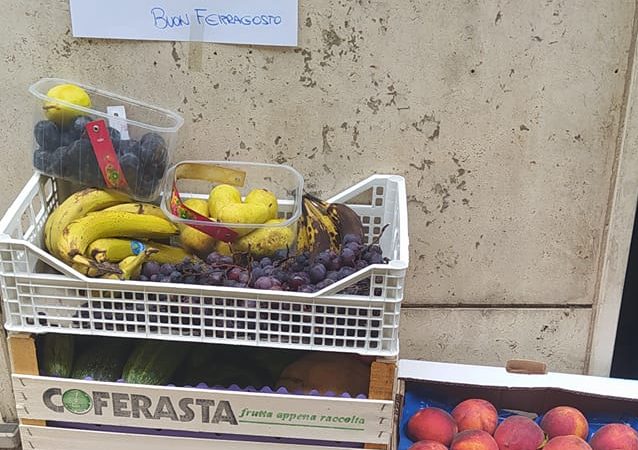 Frutta e verdura gratis a chi ne ha bisogno