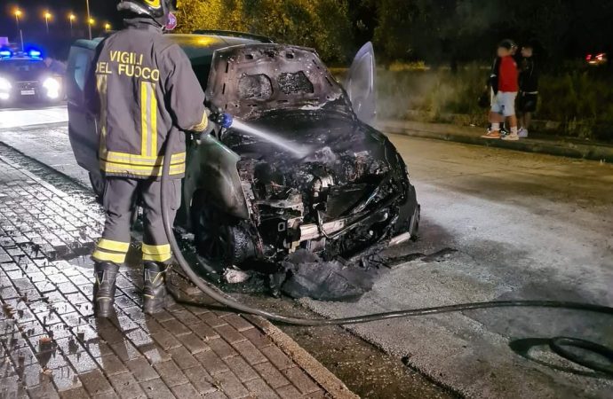 L’incendio dell’auto non ferma Maria Venditti