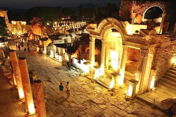 Musei aperti di notte, un turismo sostenibile